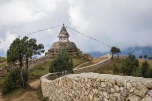 stupa budista nepalês. foto