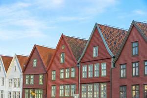 edifícios históricos de bryggen na cidade de bergen, noruega foto