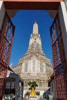 templo do amanhecer (wat arun), bangkok, tailândia foto