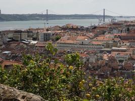 lisboa no rio tejo foto