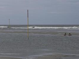 ilha de spiekeroog no mar do norte foto