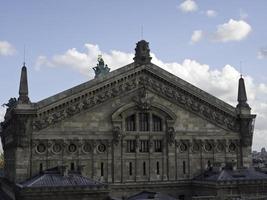 paris na frança à noite foto