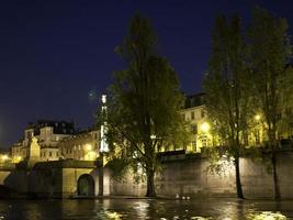 Paris à noite foto