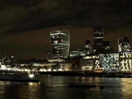 cidade de Londres à noite foto