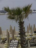 a cidade de cannes na frança foto