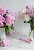 lindo buquê de flores peônias rosa foto