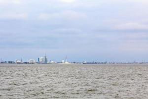 costa da paisagem urbana e panorama do dique da paisagem de bremerhaven, alemanha. foto