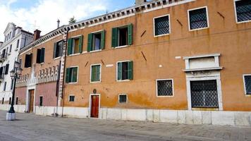 arquitetura de edifícios antigos em veneza, itália foto