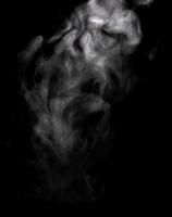 pó abstrato ou efeito de fumaça isolado em fundo preto foto