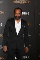 los angeles, 16 de novembro - jeffrey wright nos jogos vorazes -mockingjay parte 2 la premiere no microsoft theater em 16 de novembro de 2015 em los angeles, ca foto