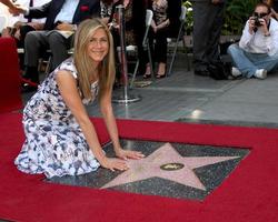 los angeles, 22 de fevereiro - jennifer aniston na cerimônia de estrela da caminhada da fama de jennifer aniston hollywood no w hollywood em 22 de fevereiro de 2012 em los angeles, ca foto