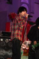 los angeles, 20 de novembro - mitchel musso no hollywood and highland tree lighting concert 2010 ensaios em hollywood and highland center cour em 20 de novembro de 2010 em los angeles, ca foto