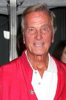 los angeles, 3 de novembro - pat boone chega à calçada da fama de hollywood celebração do 50º aniversário em hollywood e highland em 3 de novembro de 2010 em los angeles, ca foto