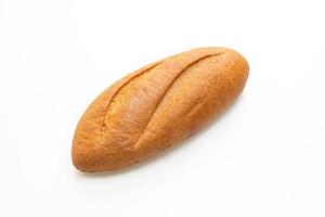 pão baguete francês recém-assado no fundo branco foto