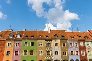 casas coloridas centro antigo poznan polônia foto