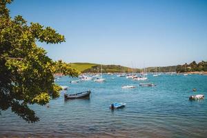 vistas costeiras de salcombe em devon, inglaterra foto