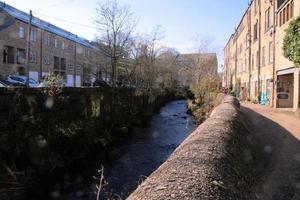 uma vista da cidade de holmfirth no sul de yorkshire foto