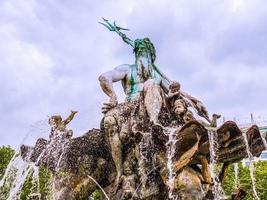 fonte hdr neptunbrunnen em berlim foto