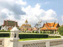 loha prasart e royal pavilion mahajetsadabadin são o marco thialnad e um belo lugar para viagens e visitas. foto