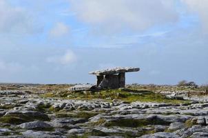 grande rocha poulnabrone portal túmulo foto