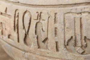 hieróglifos em memphis, cairo, egito foto