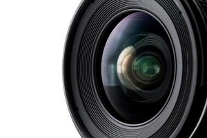 close-up da lente da câmera com um fundo branco. foto