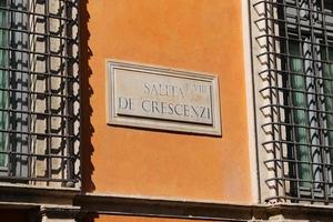 sinal de rua salita de crescenzi em roma, itália foto