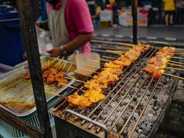 carne de porco grelhada de comida de rua da tailândia foto