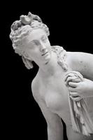 a beleza feminina perfeita, estátua de venus grega clássica. foto