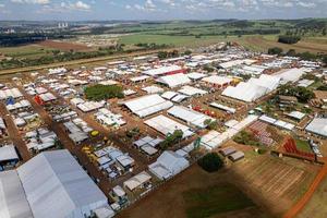 vista aérea da agrishow, feira internacional de tecnologia agrícola, ribeirão preto, são paulo, brasil. foto