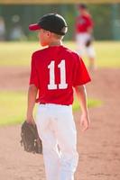 jogador de beisebol juvenil foto