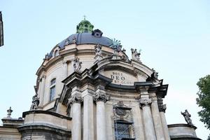 igreja dominicana na cidade de lviv, ucrânia foto