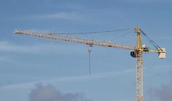 guindaste de construção amarelo foto