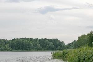 lago com floresta e acampamento de verão tende férias fundo fine art impressões de alta qualidade produtos cinquenta megapixels absberg foto