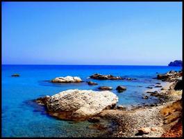 incríveis praias azuis na grécia bela temporada de férias de verão foto