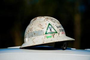 capacete de plataforma de petróleo foto