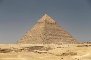 pirâmide de khafre no complexo de pirâmides de gizé, cairo, egito foto