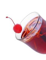 bebidas: ponche de frutas em copos foto