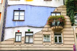 Hundertwasserhaus em Viena, Áustria foto