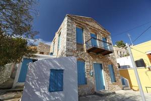 casa na ilha symi, grécia foto