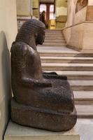 estátua no museu egípcio, cairo, egito foto