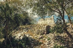 ruínas antigas em chichen itza foto