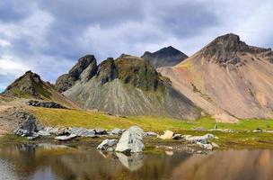 vista espetacular do monte vestrahorn na islândia. foto