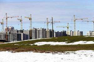 construção de um novo bairro moderno em uma cidade foto