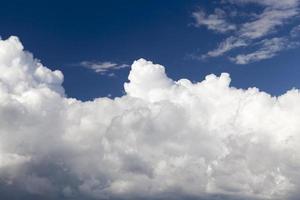 nuvens cumulus, close-up foto