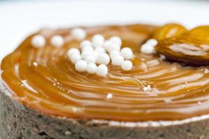 pequenas tortinhas com caramelo salgado macio foto