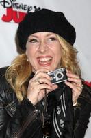 los angeles, 18 de outubro - joely fisher at the jake and the never land pirates - batalha pela estréia da festa à fantasia do livro nos estúdios de walt disney em 18 de outubro de 2014 em burbank, ca foto