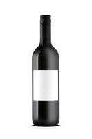 garrafa de vinho tinto com etiqueta em branco