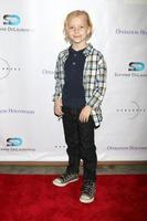 los angeles, 30 de abril - christian ganiere no suzanne delaurentiis productions gifting suite no salão dylan keith em 30 de abril de 2016 em burbank, ca foto