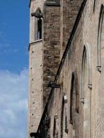 detalhes do edifício religioso, igreja de santa maria del mar no bairro nascido de barcelona. foto